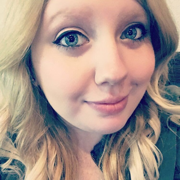 Meet your Posher, Bethany - Picture 1 of 1